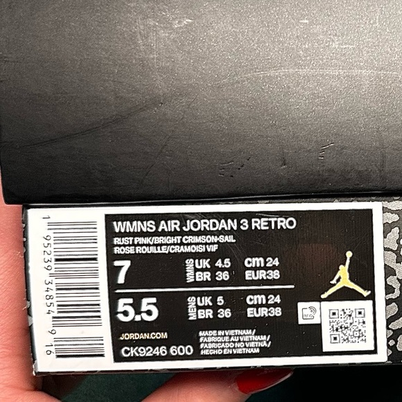 Air Jordan 3 Retro - Picture 9 of 11
